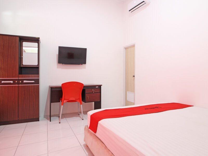 Hotel RedDoorz near Terminal Tirtonadi Solo Exterior foto